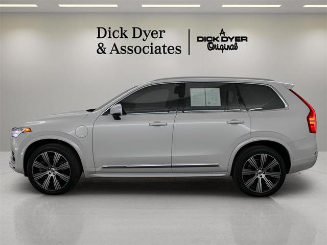 Photo of 2021 Crystal White Metallic Volvo XC90 Recharge Plug-In Hybrid