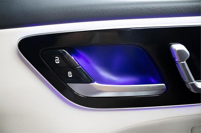 Photo of 2025 Polar White Mercedes-Benz C-Class