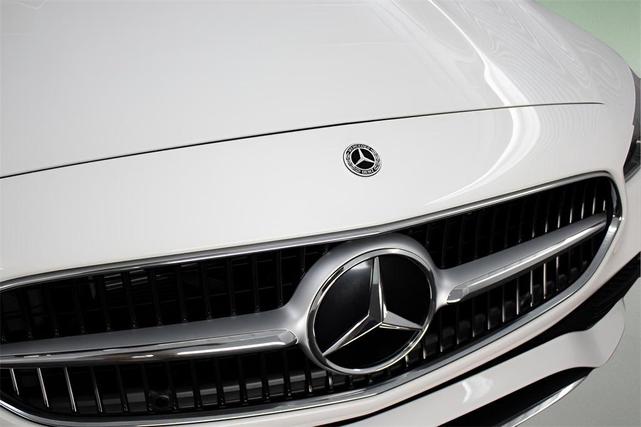 Photo of 2025 Polar White Mercedes-Benz C-Class