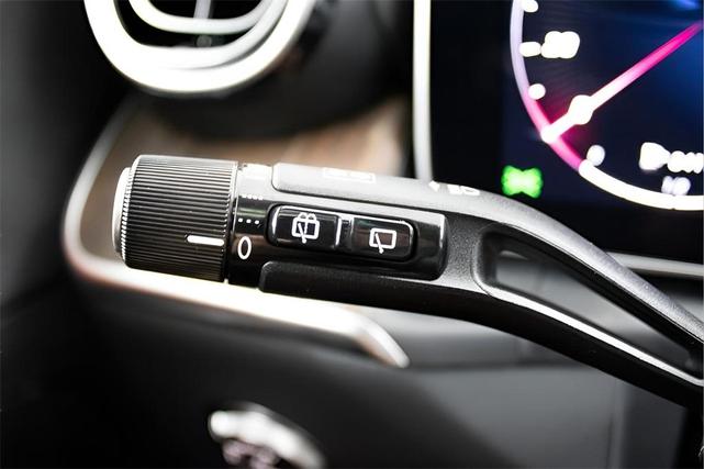 Photo of 2025 Cirrus Silver Metallic Mercedes-Benz GLC 350e