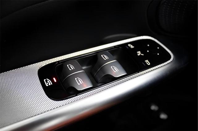 Photo of 2025 Cirrus Silver Metallic Mercedes-Benz GLC 350e