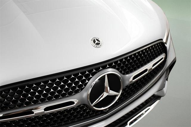 Photo of 2025 Cirrus Silver Metallic Mercedes-Benz GLC 350e