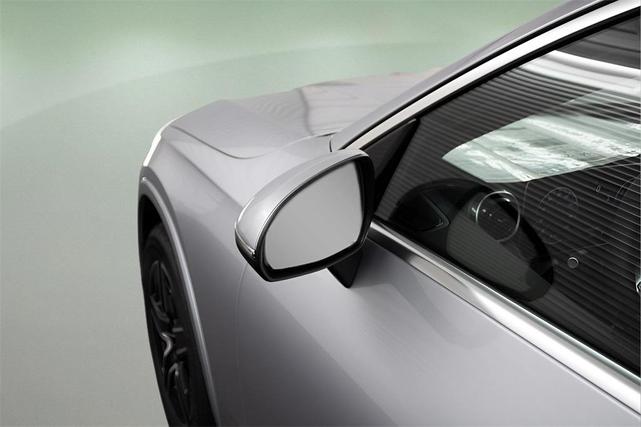 Photo of 2025 Cirrus Silver Metallic Mercedes-Benz GLC 350e