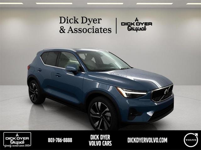 2025 Volvo XC40
