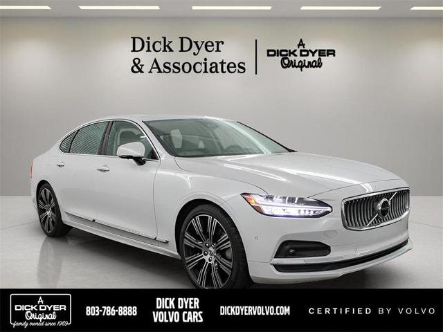 2022 Volvo S90