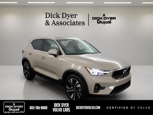 2025 Volvo XC40