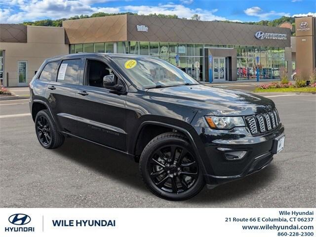 Photo of 2022 Diamond Black Jeep Grand Cherokee WK