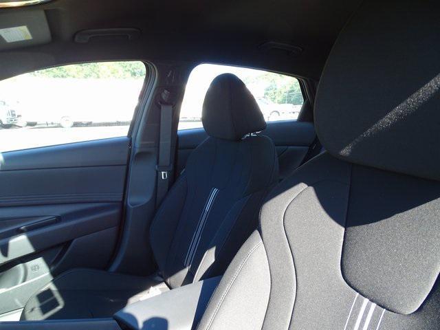 Photo of 2025 Amazon Gray Hyundai ELANTRA