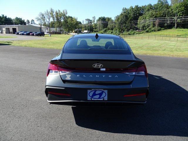 Photo of 2025 Amazon Gray Hyundai ELANTRA