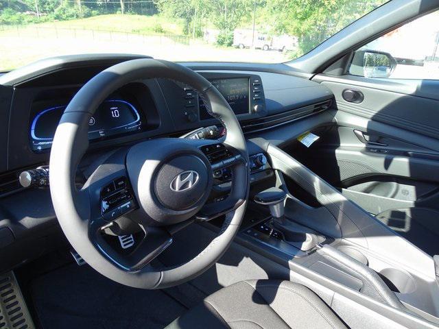 Photo of 2025 Amazon Gray Hyundai ELANTRA