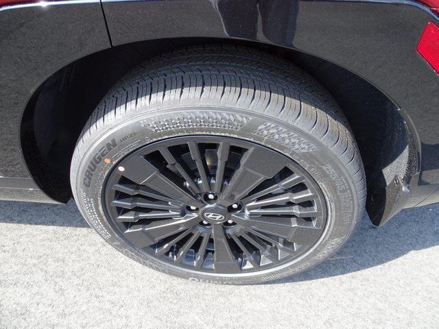 Photo of 2025 Red Hyundai SANTA FE HEV