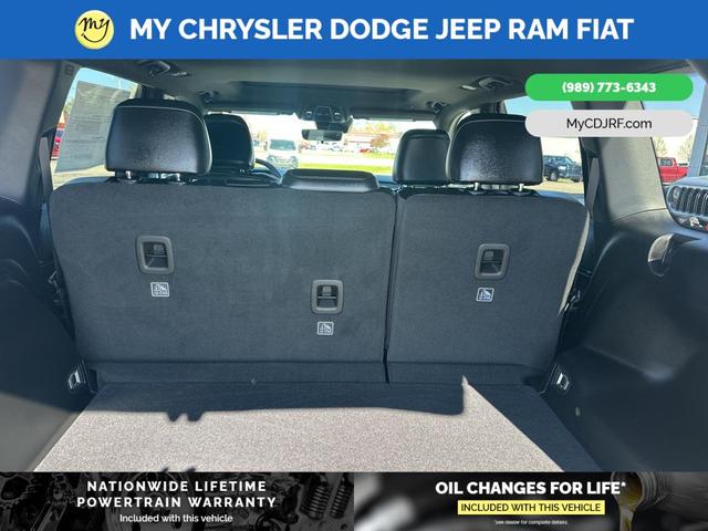 Photo of 2025 Silver Zynith Jeep Grand Cherokee