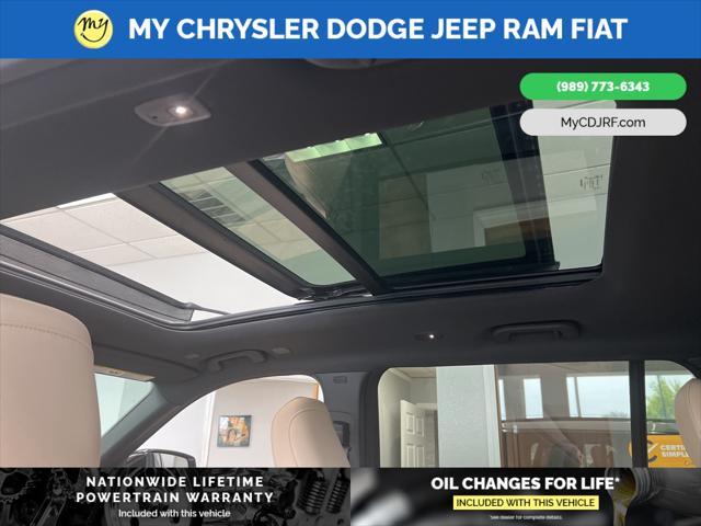 Photo of 2025 Bright White Clearcoat Jeep Grand Cherokee L