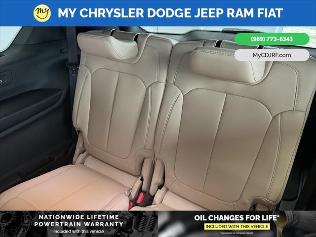 Photo of 2025 Bright White Clearcoat Jeep Grand Cherokee L