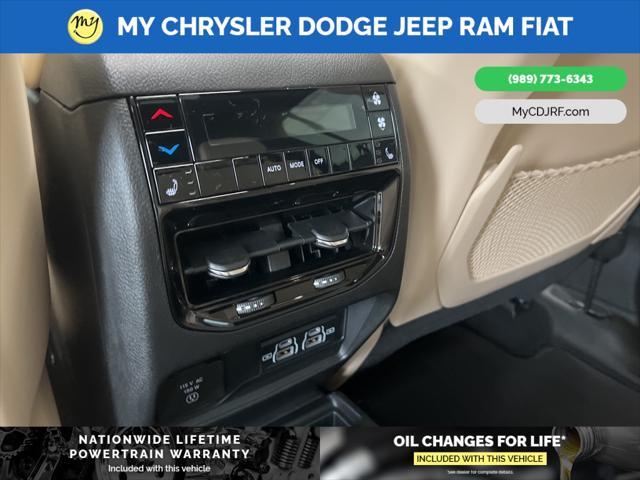 Photo of 2025 Bright White Clearcoat Jeep Grand Cherokee L