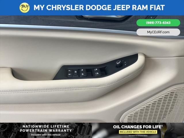 Photo of 2025 Bright White Clearcoat Jeep Grand Cherokee L
