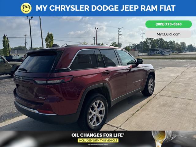Photo of 2022 Velvet Red Pearlcoat Jeep Grand Cherokee