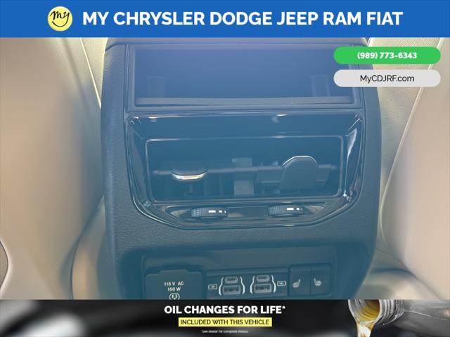 Photo of 2022 Velvet Red Pearlcoat Jeep Grand Cherokee