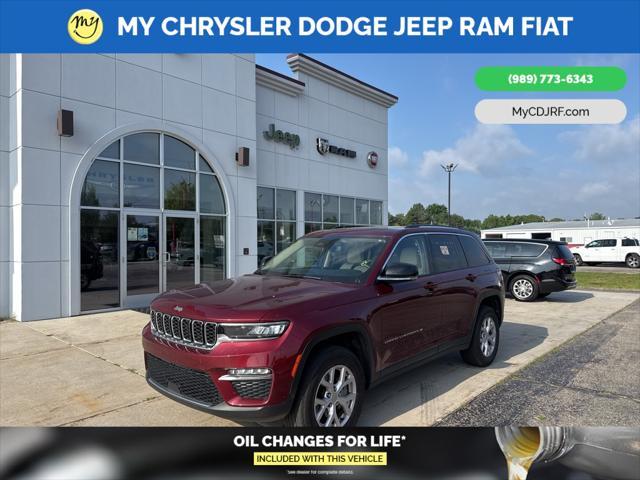 Photo of 2022 Velvet Red Pearlcoat Jeep Grand Cherokee