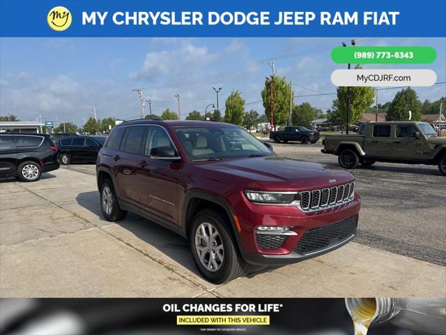 Photo of 2022 Velvet Red Pearlcoat Jeep Grand Cherokee