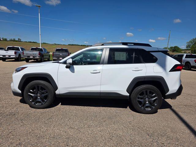 Photo of 2022 Super White Toyota RAV4