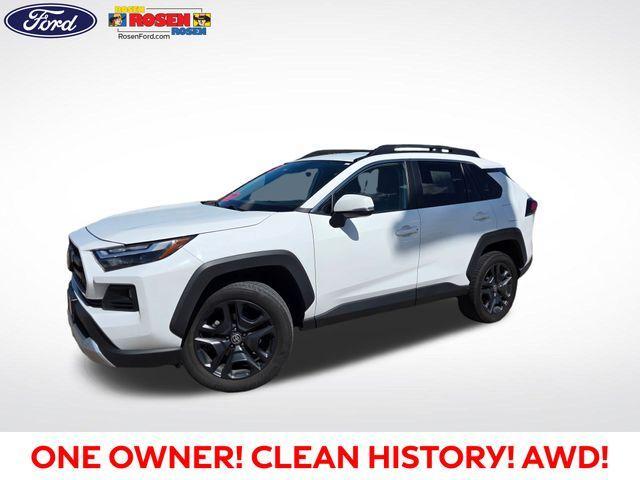 Photo of 2022 Super White Toyota RAV4