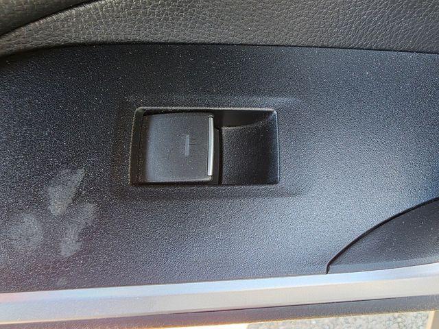 Photo of 2022 Super White Toyota RAV4