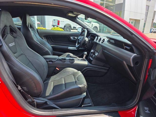 Photo of 2022 Race Red Ford Mustang