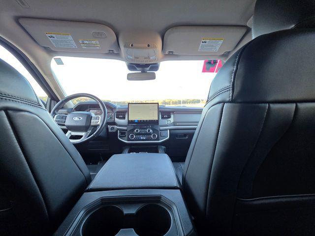 Photo of 2024 Agate Black Metallic Ford Expedition Max