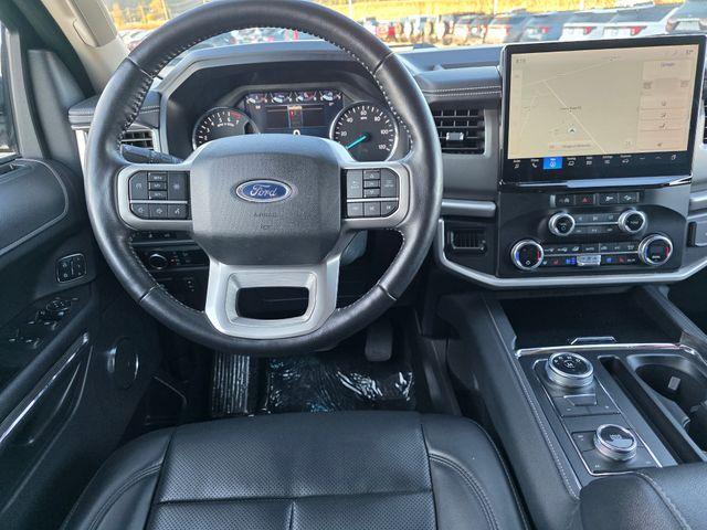 Photo of 2024 Agate Black Metallic Ford Expedition Max