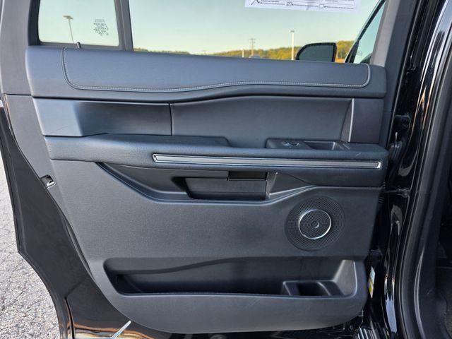 Photo of 2024 Agate Black Metallic Ford Expedition Max