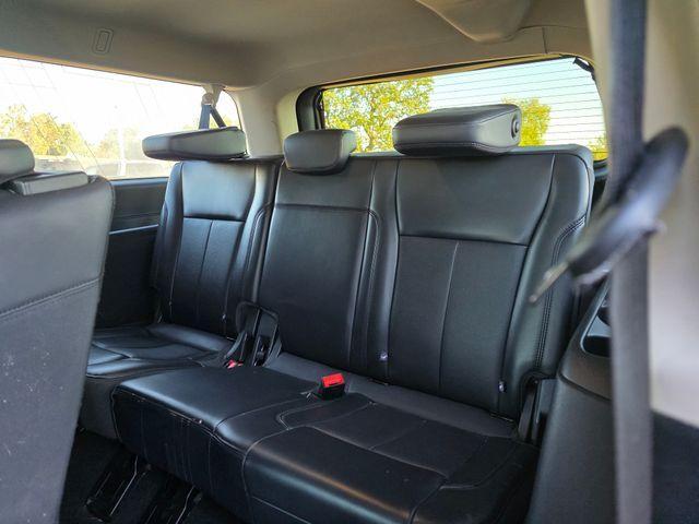 Photo of 2024 Agate Black Metallic Ford Expedition Max