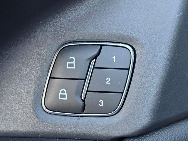 Photo of 2024 Agate Black Metallic Ford Expedition Max