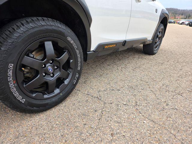 Photo of 2023 Crystal White Pearl Subaru Outback