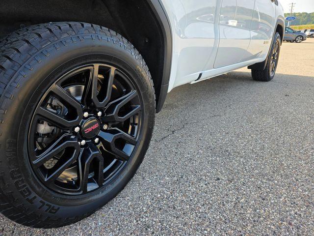 Photo of 2020 Summit White GMC Sierra 1500