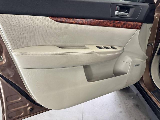 Photo of 2011 Caramel Bronze Pearl Subaru Outback