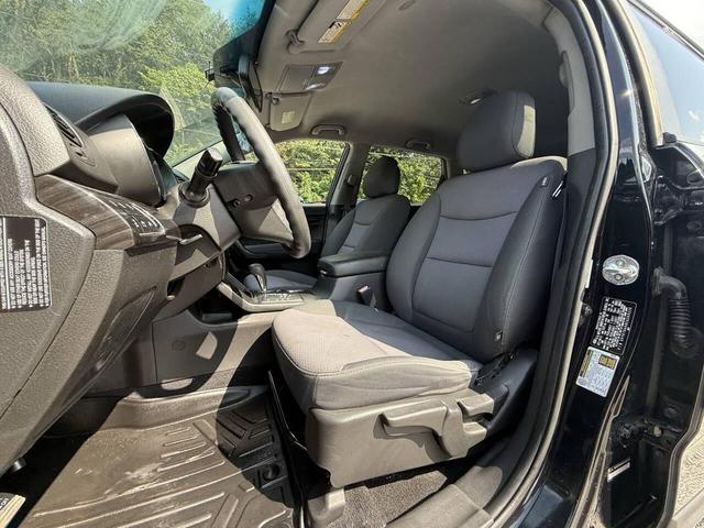 Photo of 2012 Ebony Black Kia Sorento