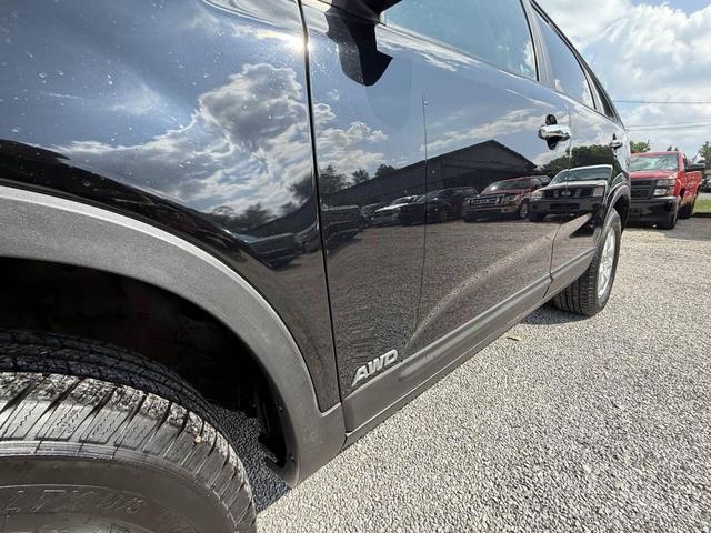 Photo of 2012 Ebony Black Kia Sorento