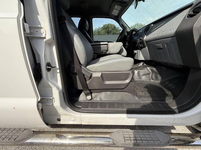 Photo of 2012 Oxford White Ford F-250