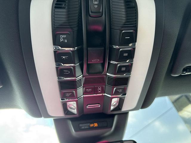 Photo of 2021 Mamba Green Metallic Porsche Macan