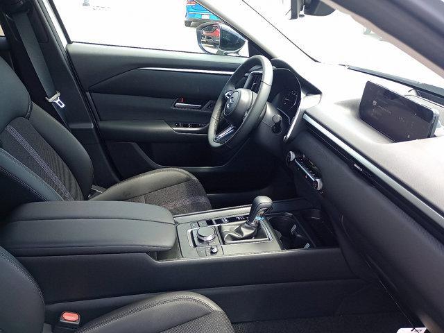 Photo of 2025 wind chill pearl Mazda CX-50