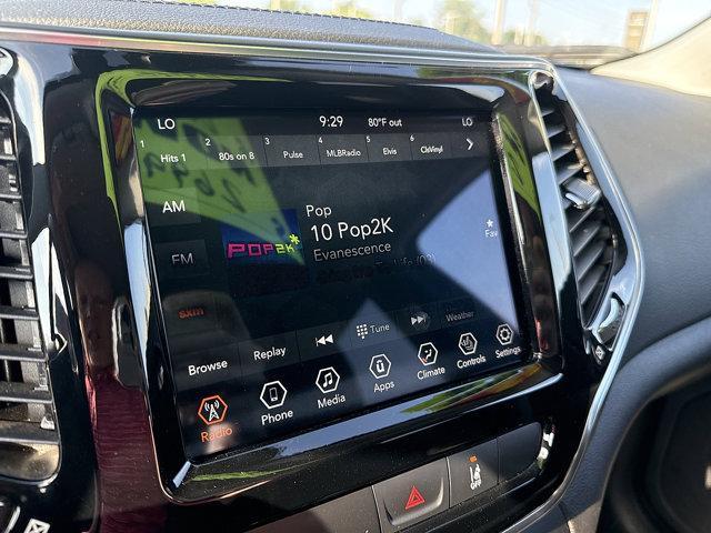 Photo of 2022 Diamond Black Crystal Pearlcoat Jeep Cherokee