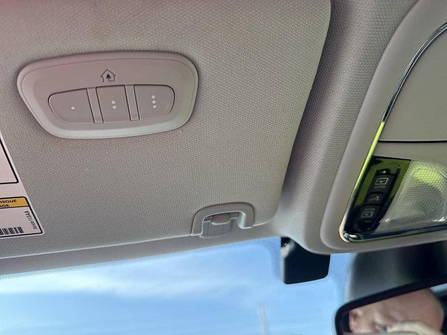 Photo of 2022 Diamond Black Crystal Pearlcoat Jeep Cherokee