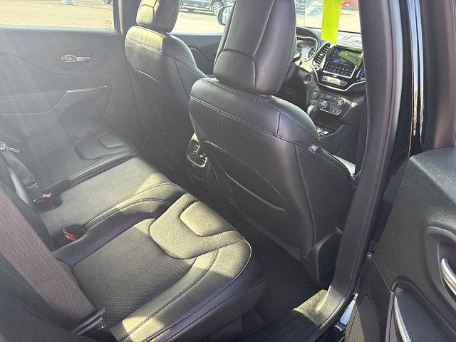 Photo of 2022 Diamond Black Crystal Pearlcoat Jeep Cherokee