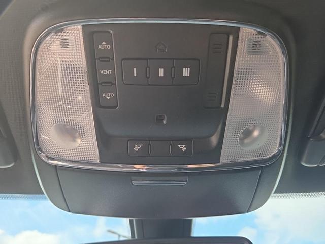 Photo of 2019 White Knuckle Clearcoat Dodge Charger