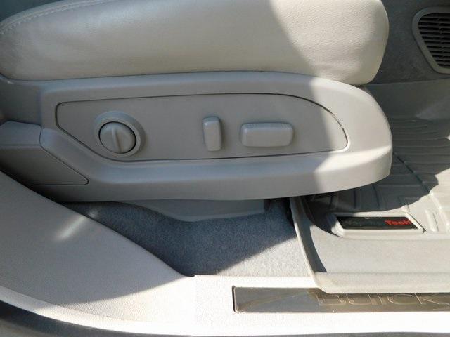 Photo of 2015 Quicksilver Metallic Buick Enclave