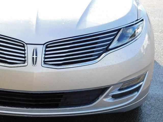 Photo of 2016 Ingot Silver Lincoln MKZ Hybrid