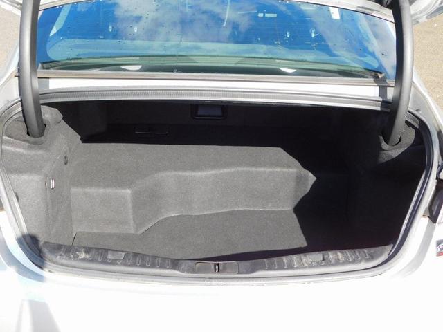Photo of 2016 Ingot Silver Lincoln MKZ Hybrid