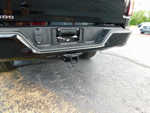 Photo of 2025 Black Chevrolet Colorado