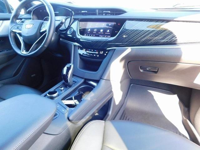 Photo of 2023 Stellar Black Metallic Cadillac XT6